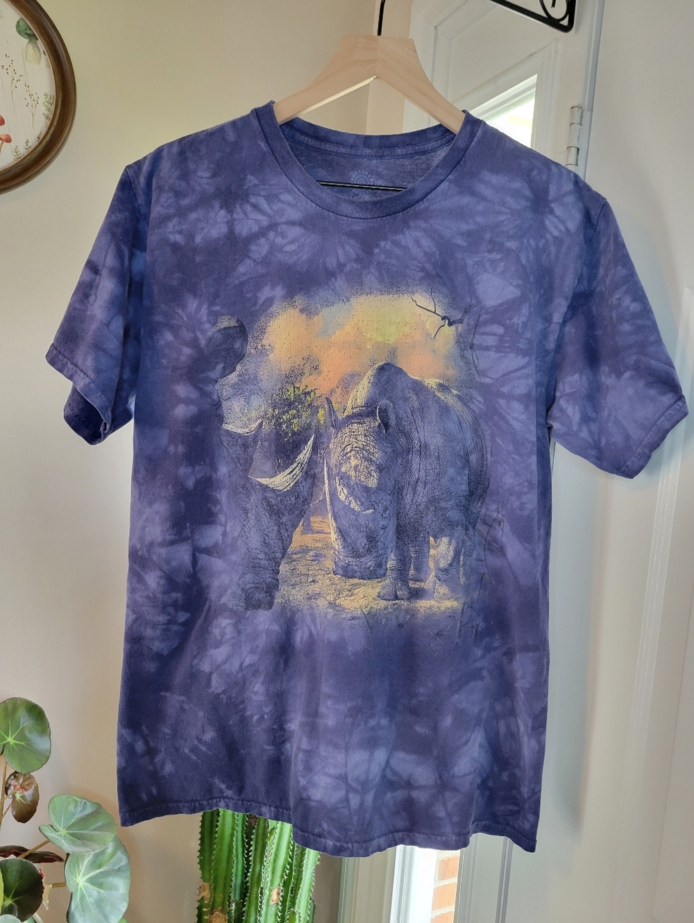 The Mountain Rino‎ Standoff 100% Cotton Tie-dye Shortsleeve T-shirt, Size Medium